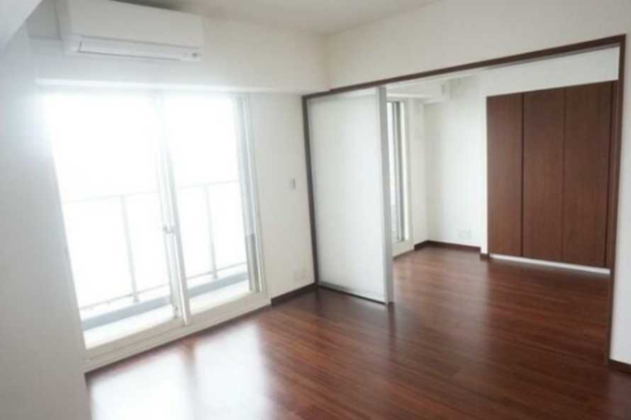 コンフォリア世田谷上馬　駅近　ペット相談　礼金０の居間・リビング