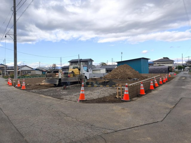 深谷市榛沢新田　新築住宅　平屋建の前面道路含む現地写真