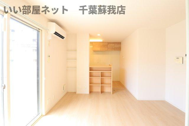 シルク　レジデンスの居間・リビング|こちらのリビングで趣味の時間をお楽しみください