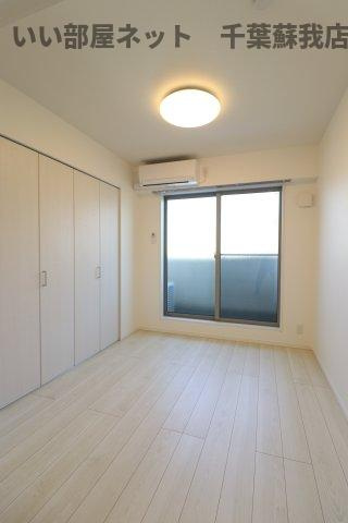 プラリヴェールコートの寝室|開放的な寝室です