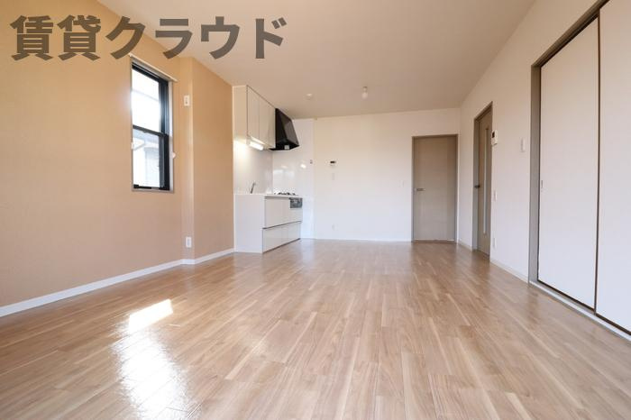 ロイヤル・スクエア　Ｂの居間・リビング|ゆったり過ごせる居間です