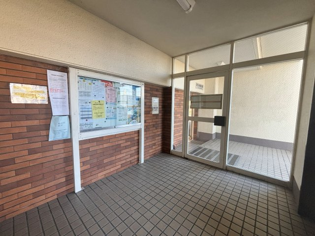 コーポ西明石6のエントランス