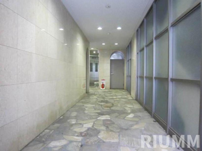 【エントランス】 | レイローズビル