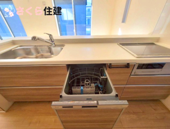 高根沢町宝積寺　3号棟のキッチン|キッチンはIH、ビルトイン食洗器、浄水付き水栓等、充実の設備が揃っています◎