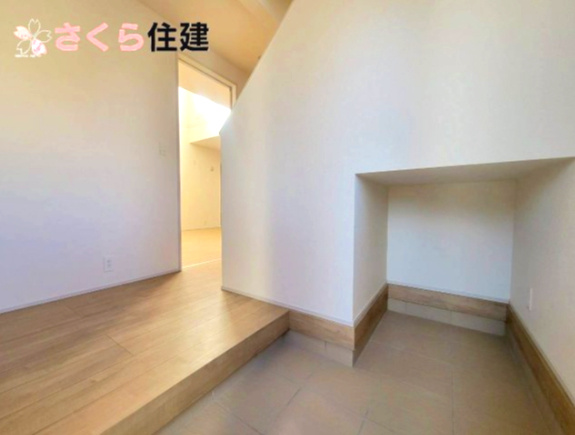 高根沢町宝積寺　3号棟の玄関|玄関土間にも収納を完備◎