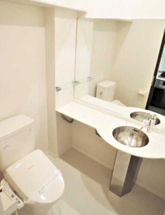 オアシス丘の上　駅近　角部屋　オートロックのトイレ