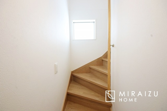 【内装】 | プライベートの空間もみんなで過ごす空間も両社兼ね備えたつくりです。