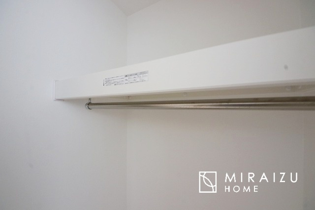 【収納】 | 収納力も自慢です。お洋服がお好きなお客様も多いですよね、衣替えをしなくてもお洋服をしまっておけそうなくらいの広さですね！
