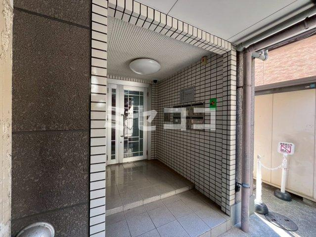 ベイビーフェイスビルの外観