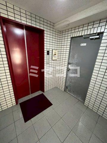 ベイビーフェイスビルのロビー
