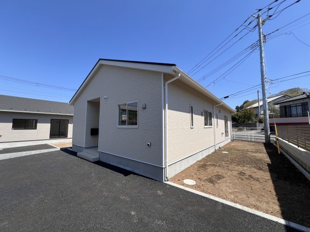 新築　高崎市吉井町神保第１　クレイドルガーデン　１号棟の外観|　完成しました！物件のご内覧等、お気軽にお問合せください♪　							
　							
