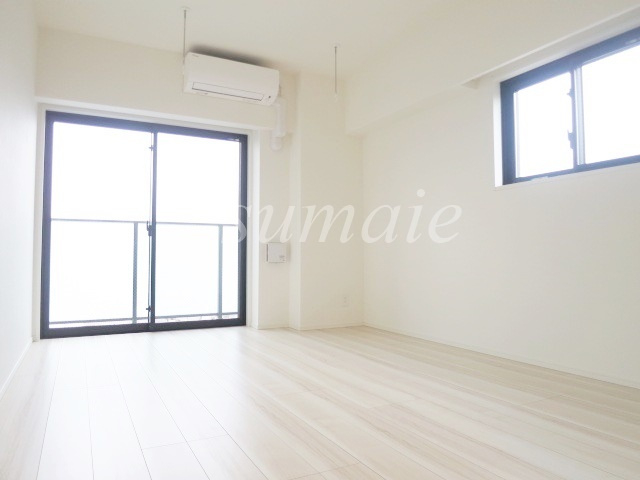 Ｌａ　Ｄｏｕｃｅｕｒ赤羽の居間・リビング|明るいお部屋です！