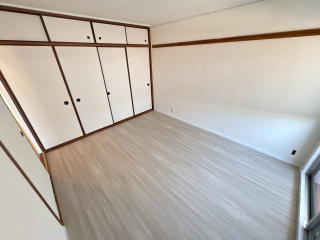 エクセルハイツ第2学園前の洋室