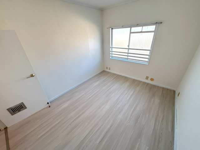 エクセルハイツ第2学園前の洋室