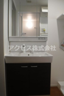 【洗面所】 | ※同建物別室、参考写真
独立洗面所です