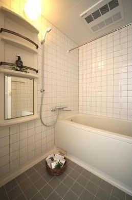 【浴室】 | アミ浜田山 | 浴室乾燥機付きバス。