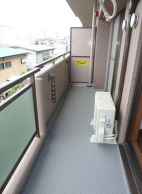 【バルコニー】 | アミ浜田山 | 南向きバルコニー。