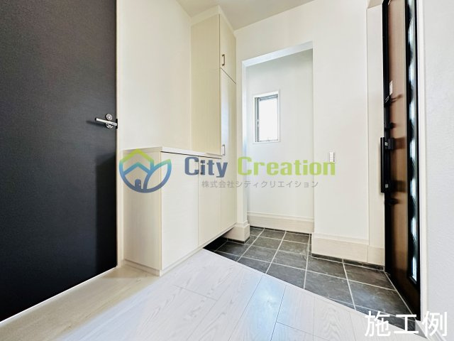 二宮町二宮新築戸建て　5号棟の玄関