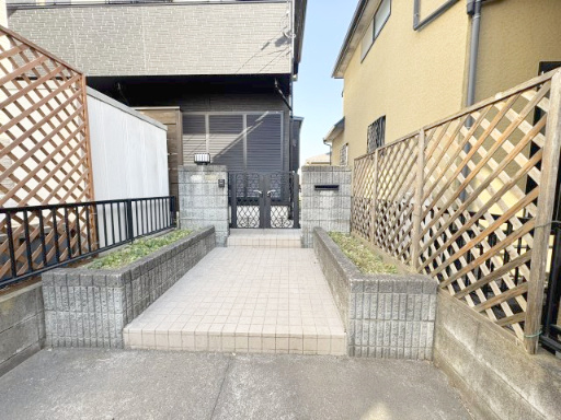 【エントランス】