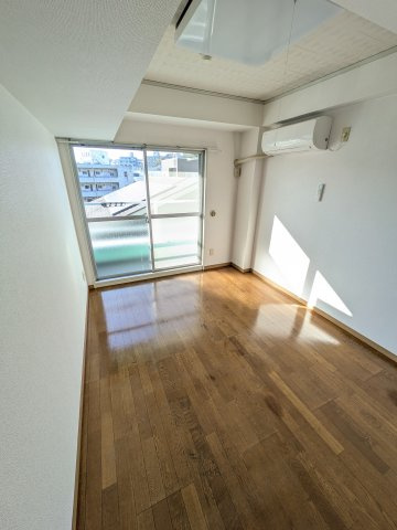 グリーンハイツ麻生の居間・リビング