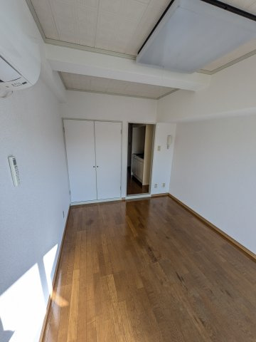 グリーンハイツ麻生の洋室