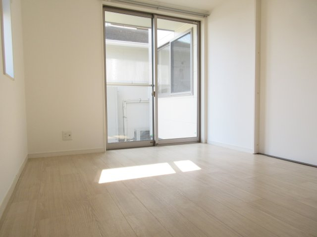 ブリッジビューの洋室