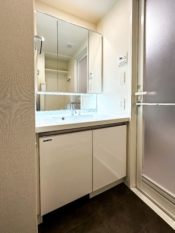 新品家具付きマンション笹塚6(KaGood東京)の洗面所