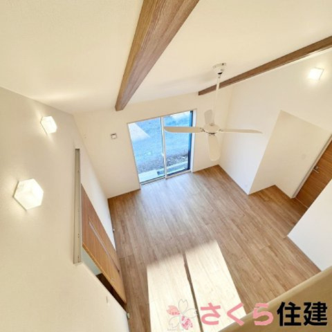 高根沢町宝積寺　4号棟の洋室|憧れのロフト空間、お子様の秘密基地・ワークスペース・お荷物置き場などに重宝しますね