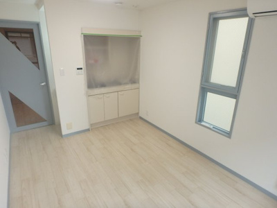 【居間・リビング】 | ピア門戸 | 明るいリビングです