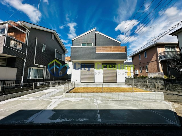 秦野市鶴巻南3期　新築一戸建て　1号棟の前面道路含む現地写真