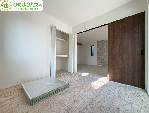 野田市野田4期　新築戸建　1号棟の和室|和室にも大容量のクローゼット完備！お布団やお子様のおもちゃなどがスッキリ収納できますね(^^♪							

