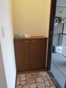 柏崎市松波３丁目のアパートの玄関