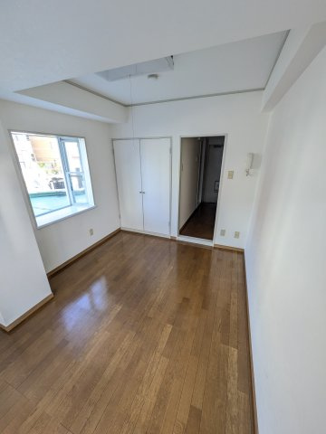 グリーンハイツ麻生の洋室