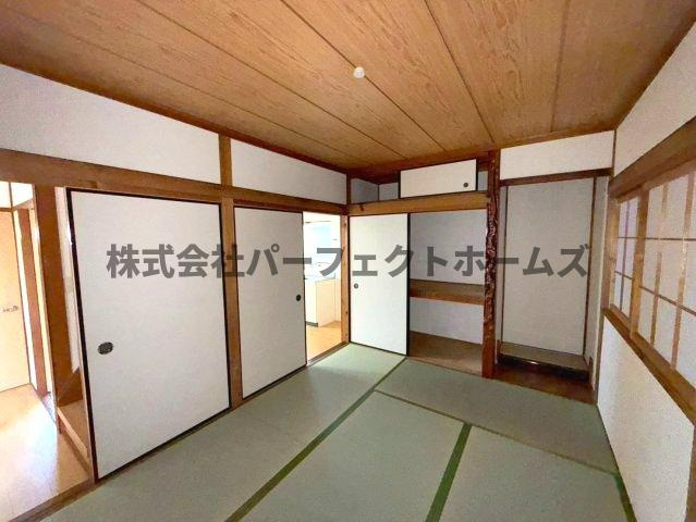 池田3丁目戸建　賃貸の和室|落ち着いた雰囲気の和室付きです