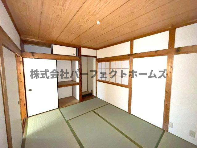 池田3丁目戸建　賃貸の和室|柔らかい畳が心地よい和室