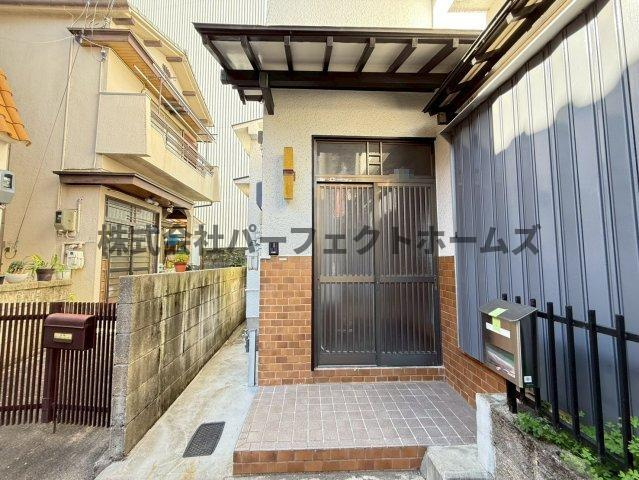 池田3丁目戸建　賃貸のエントランス|落ち着いたエントランスです