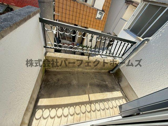 池田3丁目戸建　賃貸のバルコニー|外からの目が気にならないバルコニーで洗濯物が干せます