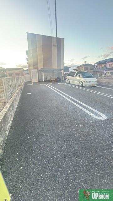 コンフォルタの駐車場