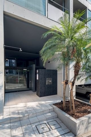 レジディア目黒Ⅱのエントランス