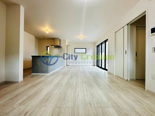 秦野市尾尻2期　新築一戸建て　1号棟の居間・リビング