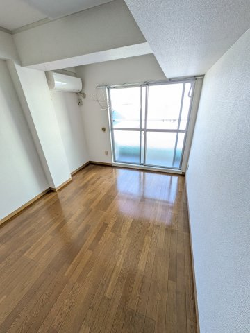 グリーンハイツ麻生の洋室