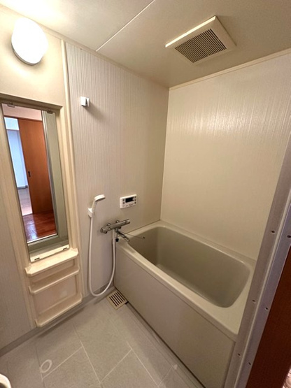 【浴室】 | ライリッヒ・ストーレ | バスルームはいつでもぽかぽかお風呂に入れる追焚機能付き☆お風呂に浸かって一日の疲れもリフレッシュ♪