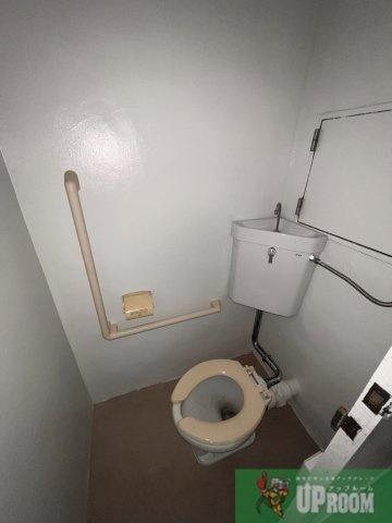 松河戸住宅のトイレ