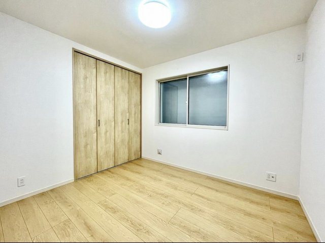 藤沢市城南1丁目　新築戸建　　全２棟の洋室