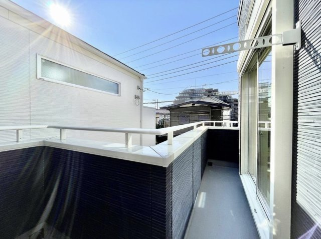 藤沢市城南1丁目　新築戸建　　全２棟のバルコニー