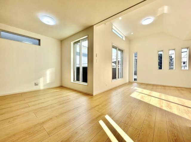 藤沢市城南1丁目　新築戸建　　全２棟の居間・リビング