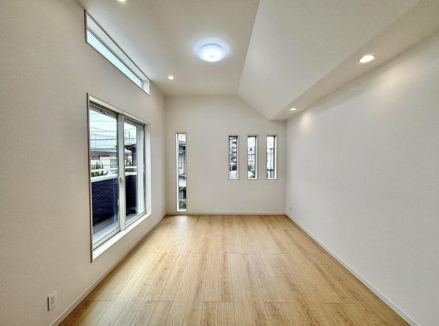 藤沢市城南1丁目　新築戸建　　全２棟の居間・リビング