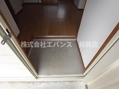 【玄関】 | リバーサイド８８ | 収納もある玄関です