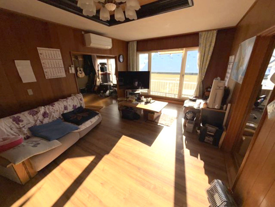 北見市末広町３６６番地５３　中古売家の居間・リビング