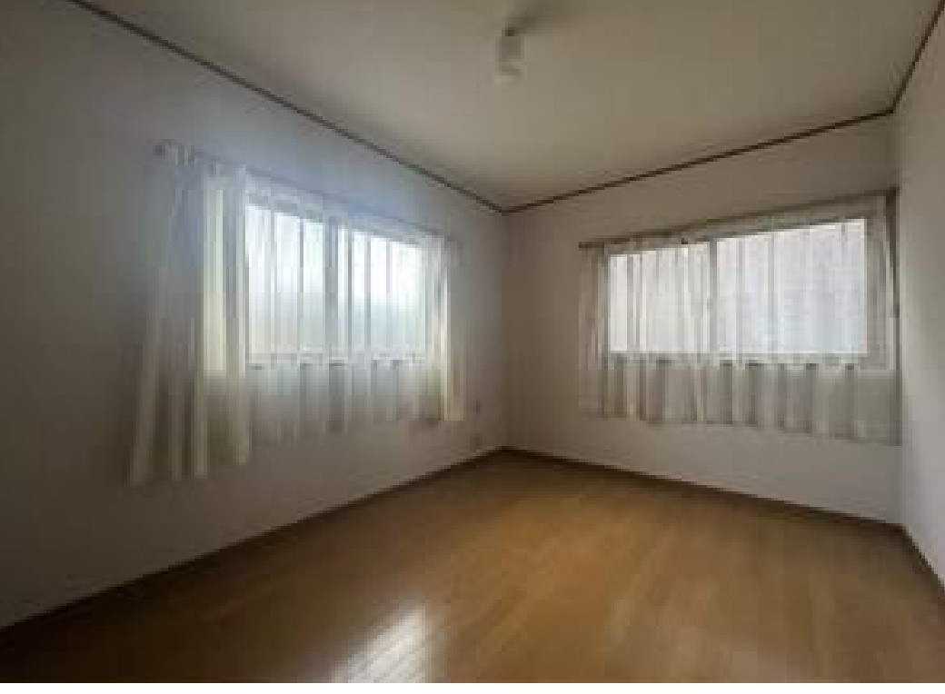 売戸建　小山市神山の洋室